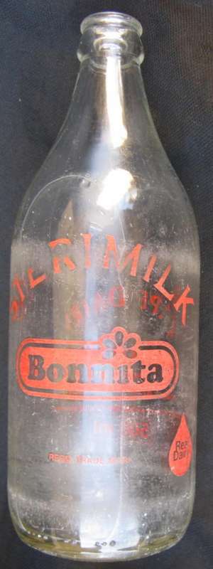 BONNITA : CAPE DAIRY CO-OP : STERIMILK : GLASS MILK BOTTLE : 500ml : 21.5cm HIGH : BASE 7cm DIAM