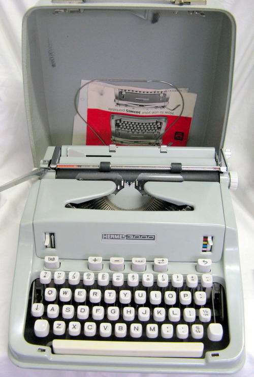 HERMES 3000 : PORTABLE TYPEWRITER : COMPLETE WITH INSTRUCTION MANUAL - 1971