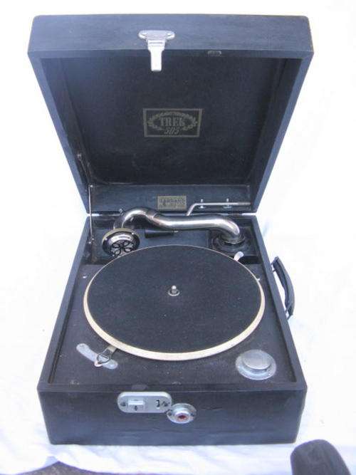 TREK 505 : GRAMMOPHONE : WIND-UP : GARRARD MOTOR : THERE ARE SOME NEEDLES : **WORKING**