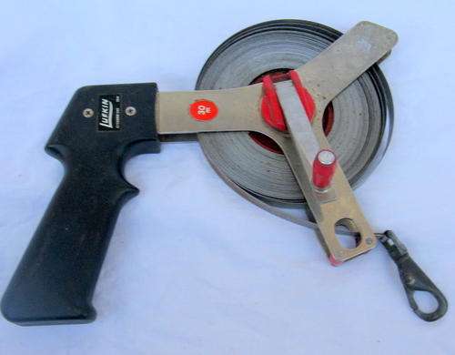 LUFKIN : 30 m  STEEL TAPE : C1330MM/590 :  **NOTE RUST**