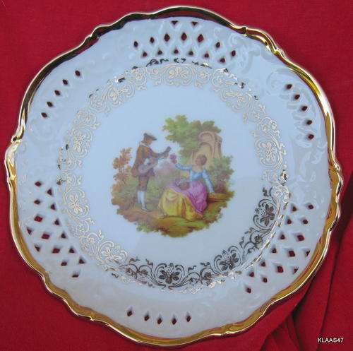 DECORATIVE PLATE : : NO MAKERS NAME : GOLD TRIM