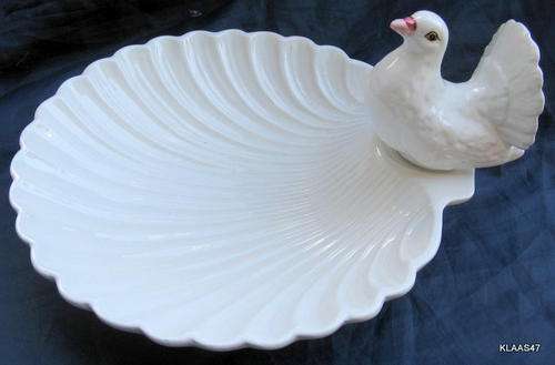 SHELL SHAPED PLATE WITH DOVE : : MADE IN ITALY 570/W
