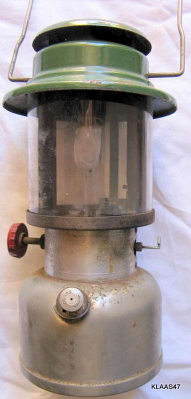 PARAFIN LAMP :  MODEL 339 - PAT. 1969 : COLEMAN - MADE IN CANADA : WITH GLASS CHIMNEY