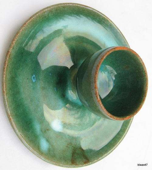 LINN WARE : EGG CUP : BASE 13cm DIAM : **PLEASE NOTE SMALL CHIPS AROUND THE RIM OF THE EGG CUP**