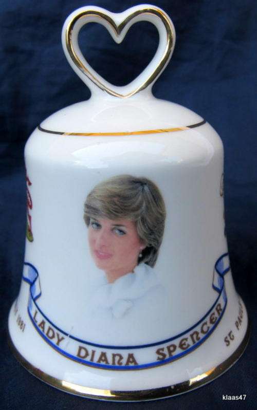 Royal Albert : Princess Di Wedding Bell : 10cm HIGH