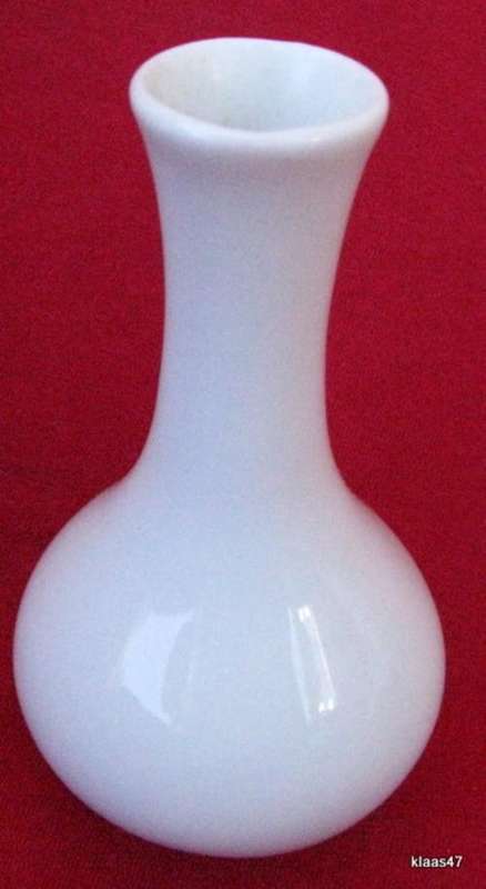 ROYAL PORZELLAN : BAVARIA : K P M : GERMANY : HANDARBEIT : 11cm HIGH
