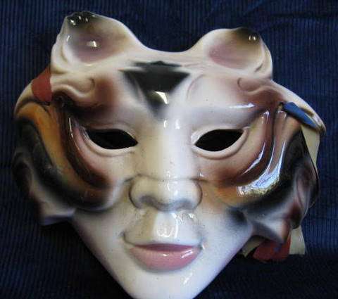 PORCELAIN MASK : 20.5xm ACROSS