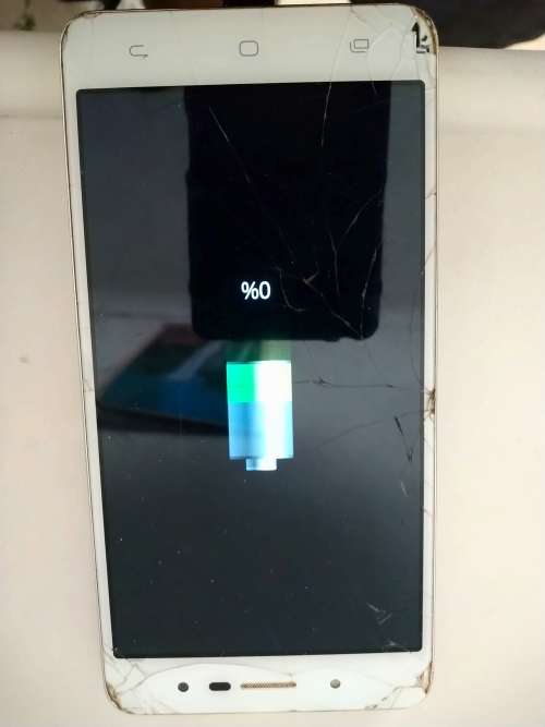 Hisense Pureshot 7 (screen cracked but works)