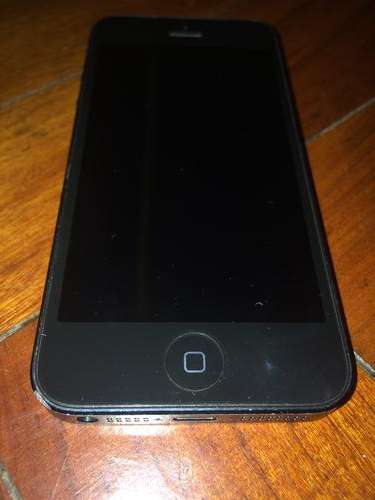iPhone 5 16GB * BLACK * (including shipping)