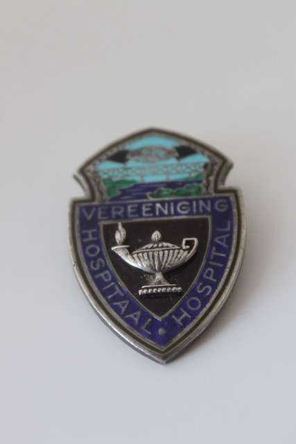 14.2g Sterling Silver SA Mint Vereeniging Hospital/Hospitaal Nursing Pin/Badge ***R1 START***