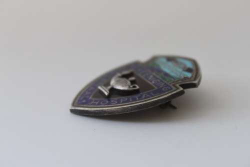 14.2g Sterling Silver SA Mint Vereeniging Hospital/Hospitaal Nursing Pin/Badge ***R1 START***