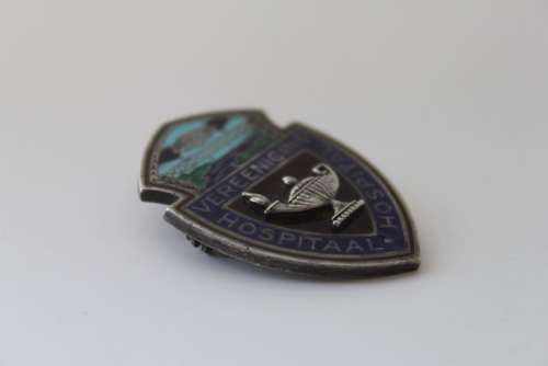 14.2g Sterling Silver SA Mint Vereeniging Hospital/Hospitaal Nursing Pin/Badge ***R1 START***