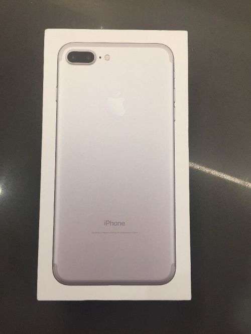 Silver IPhone 7 Plus 128GBs (1 month old)