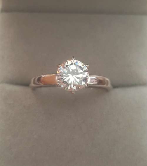 *Brand New* 1.30ct AAA Brilliant White Sapphire Engagement Ring Set in Sterling Silver *R9 990