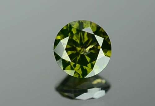 Matching Pair of 1.03tcw Fancy Vivid Green Brilliant Round Cut Natural Diamonds! R72 500