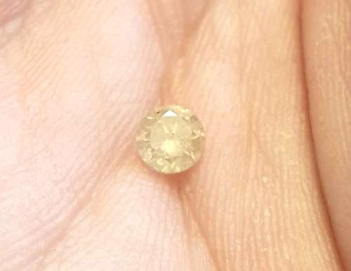 100% Natural Fancy Light Champagney Yellow Round Cut Diamond  : 0.36ct