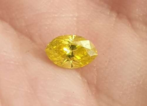 IGL LAB Certified Natural Fancy CANARY Yellow Diamond: 1.67ct Marquise Cut VS2 : R135 000