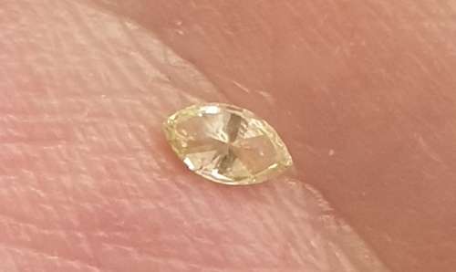 Stunner! Natural Loose Marquise Cut FANCY Greenish Yellow Diamond: 0.14ct  VVS1