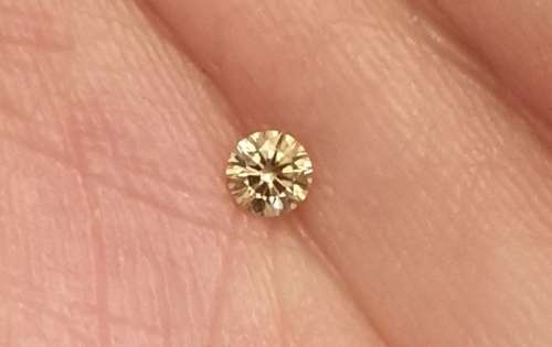 Stunner! Natural Loose Round Cut Fancy Champagne Diamond: 0.14ct  VVS1