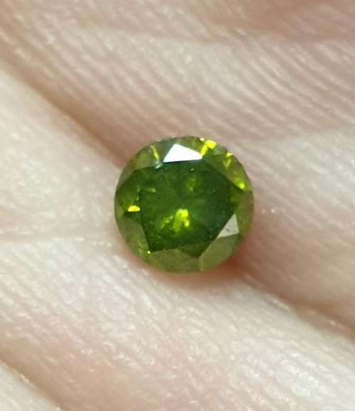 Stunning 0.45ct Fancy Intense Green Round Cut Natural Diamond I1