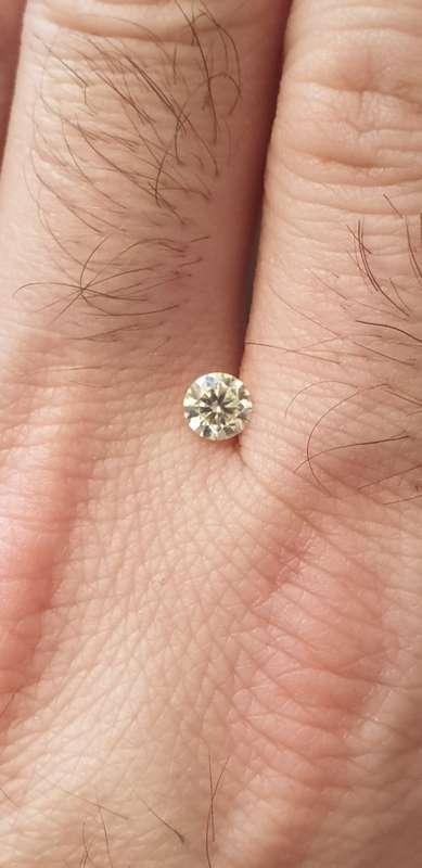 A Superb Top Quality 0.50ct IGL Certified Natural Round Cut Diamond VVS2 / J