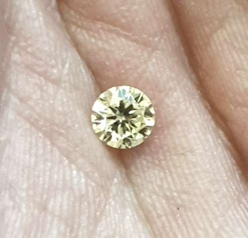 A Superb Top Quality 0.50ct IGL Certified Natural Round Cut Diamond VVS2 / J