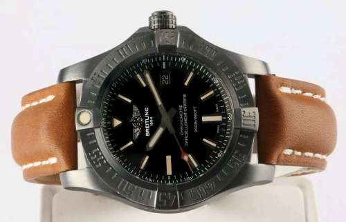 Magnificent BREITLING AVENGER BLACKBIRD 44mm Titanium Automatic Wristwatch + 2 Leather Straps !