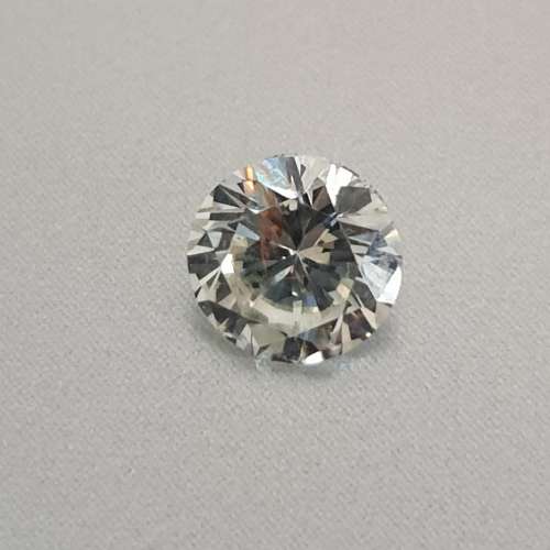 A Superb 0.71ct IGL Certified Natural Round Brilliant Cut Diamond VS1 / H - Stunning Brilliance !