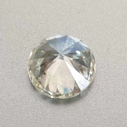 A Superb 0.71ct IGL Certified Natural Round Brilliant Cut Diamond VS1 / H - Stunning Brilliance !