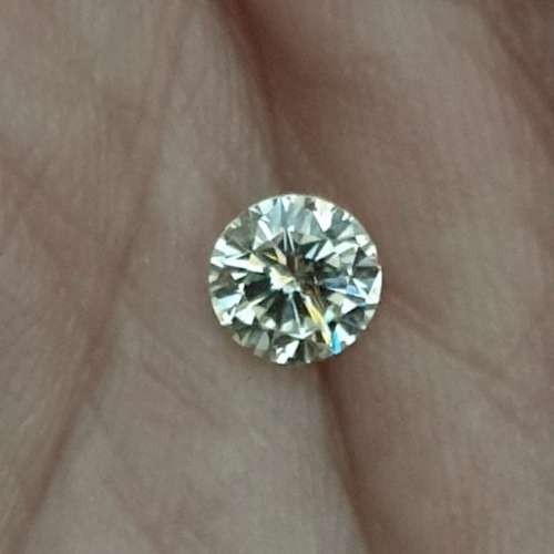 A Superb 0.71ct IGL Certified Natural Round Brilliant Cut Diamond VS1 / H - Stunning Brilliance !
