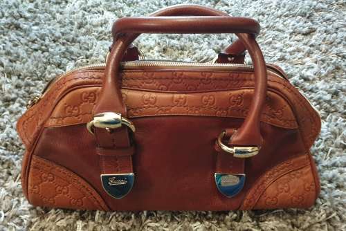 Stunning Authentic Ladies Gucci Signoria Genuine Leather Dome Handbag R32 500