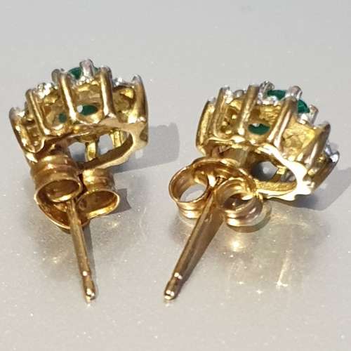 Stunning Vintage Ladies 9 Karat Yellow & White Gold & .50ct Natural Green Emerald Earrings