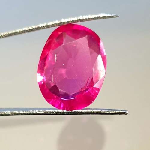 Massive STUNNING 7.70ct Certified Natural Ruby VVS (Oval Cut) - Stunning Investment Stone !