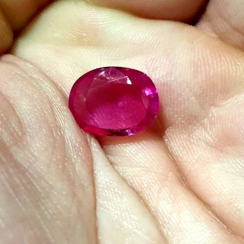 Massive STUNNING 7.70ct Certified Natural Ruby VVS (Oval Cut) - Stunning Investment Stone !