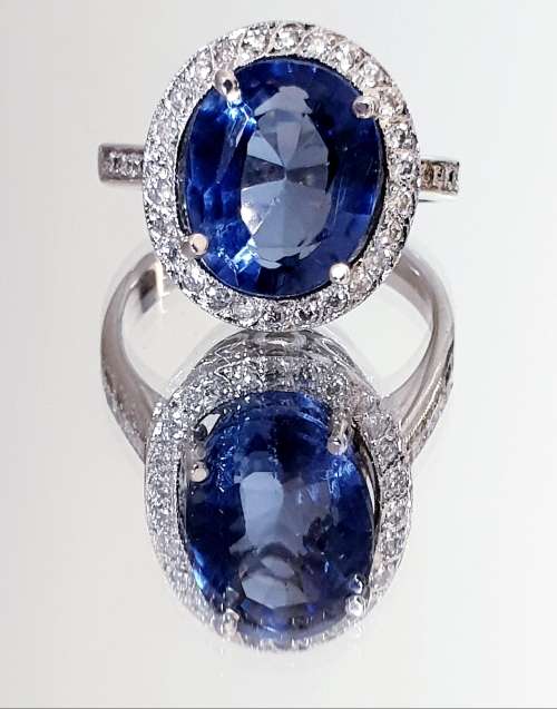 Breathtaking 9k White Gold 7.80ct Diamonds & Near Flawless Tanzanite Heavy Cocktail Ring !