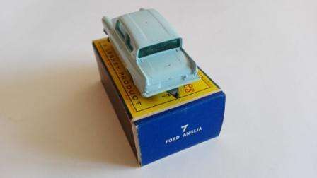 MATCHBOX REGULAR WHEELS FORD ANGLIA NMINT 1966 ENGLAND BASE