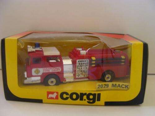 VINTAGE CORGI  2029 MACK FIRE TRUCK FROM 1981 MIB GREAT BRITAIN