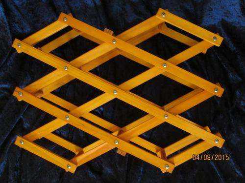 8 Bottle wine rack B