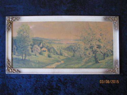 White and Gold frame with picture