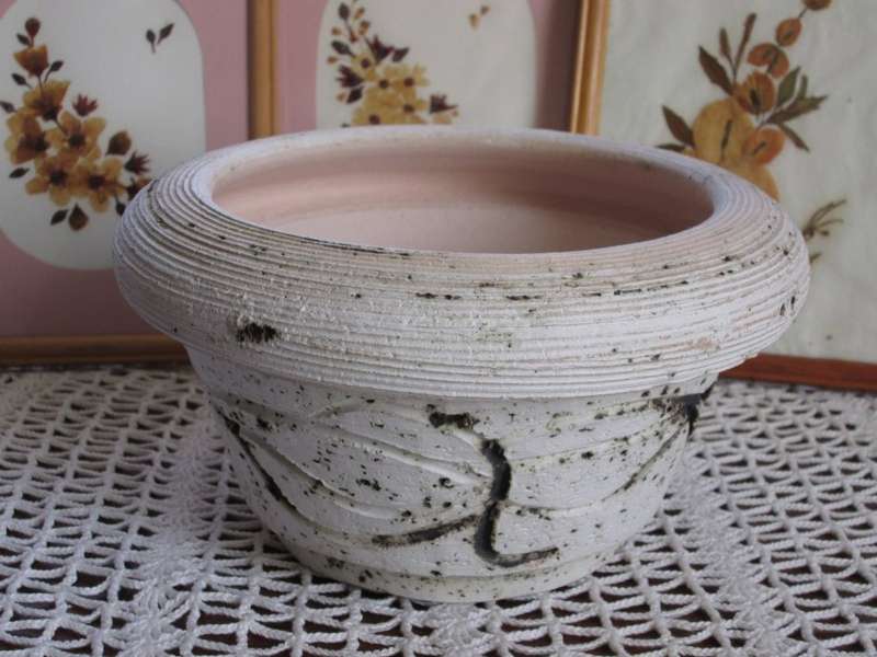 Garden pot. 13.5cm wide