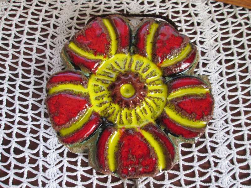 Garden wall hanging, red and yellow flower