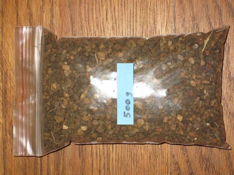 Decorative top dressing for plants. Course gravel. 500g