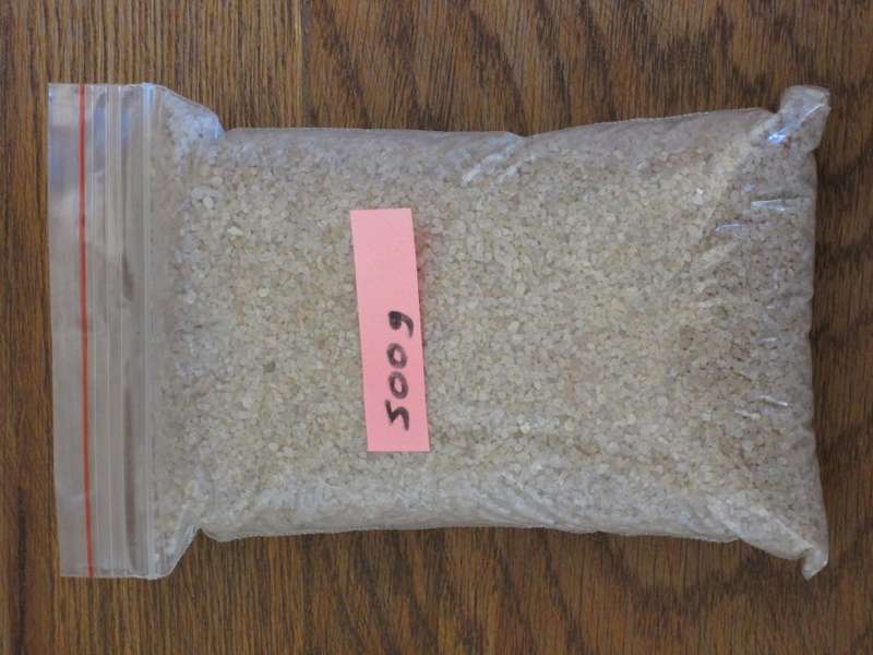 Silica Sand. Decorative top dressing for plants or mixing for cacti and succulents for aeration 500g