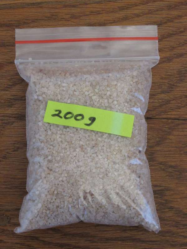 Silica Sand. Decorative top dressing for plants or mixing for cacti and succulents for aeration 200g