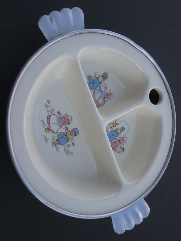 Excello baby warmer dish. very good condition. Dutch Themed, Crazing noted