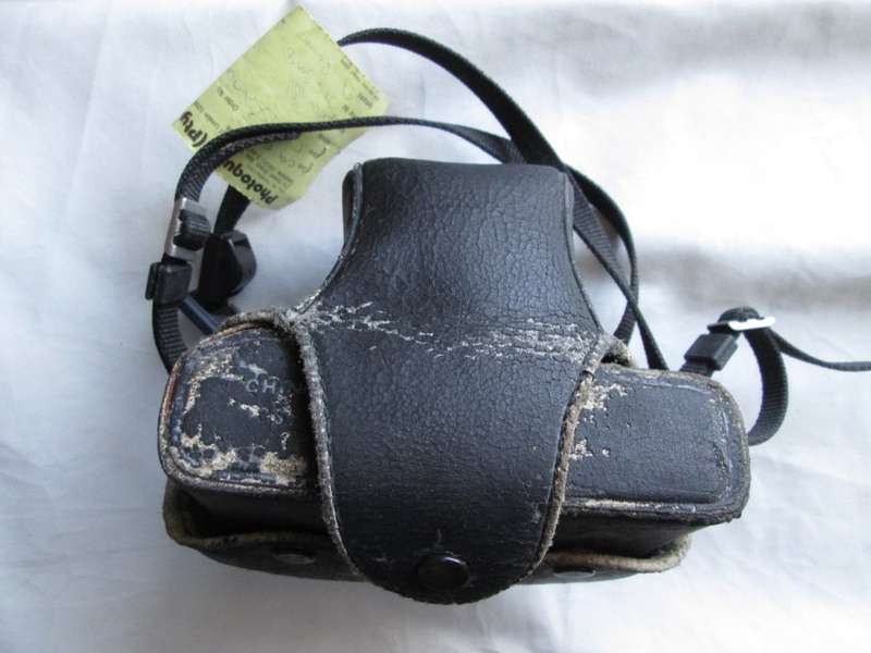 Seagull DF300 Camera, with case / Collectable/ Vintage/ Sold As Is/ For Spares or Display.