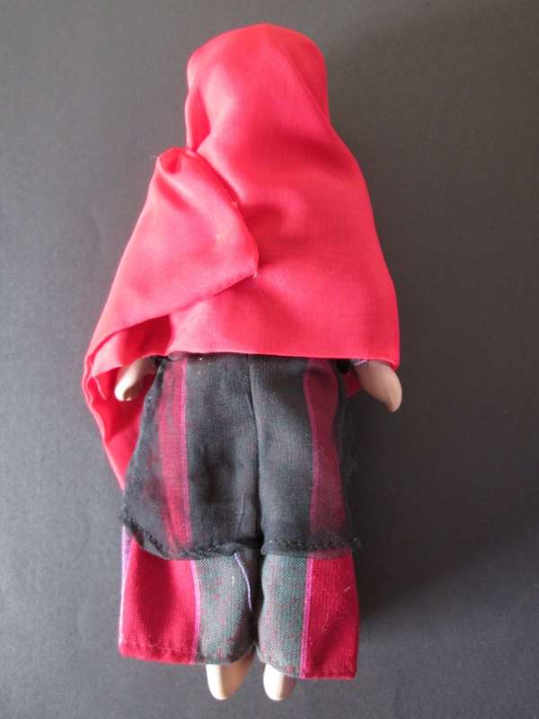 Dolls of The World- No 58- Porcelain Doll- Egypt- Egyptian Costume + Collector`s Guide