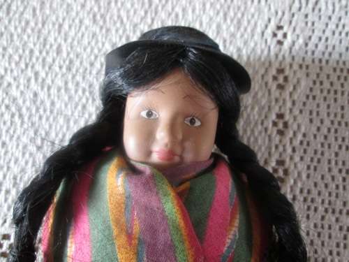 Dolls of The World- No 19- Porcelain Doll- Bolivia- Bolivian Costume + Collector`s Guide