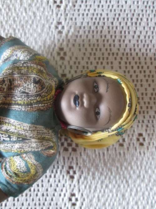 Dolls of The World- No 73 - Porcelain Doll- Cameroon- Cameroon Costume + Collector`s Guide