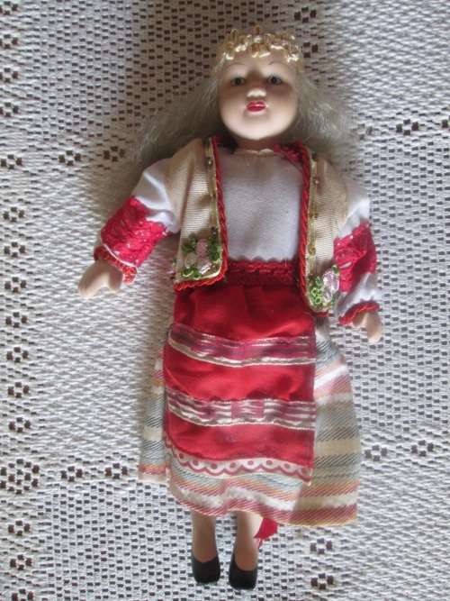 Dolls of The World 4 x dolls Loose heads.